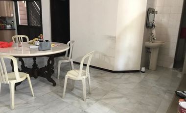 Rumah Disewakan FULL FURNISH di Jl. Raya Manyar Tirtoyoso, Surabaya