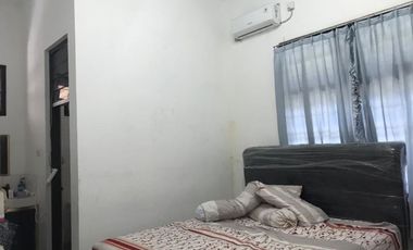 Rumah Disewakan FULL FURNISH di Jl. Raya Manyar Tirtoyoso, Surabaya