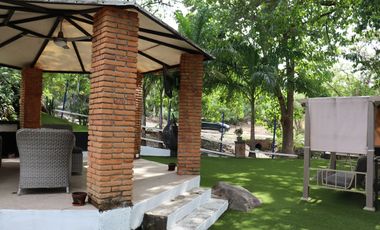 Quinta o Rancho en venta en Suchitlan, Colima