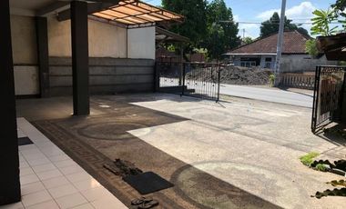 Dijual Cepat Rumah + Kantor Dekat Mall Epicentrum Mataram