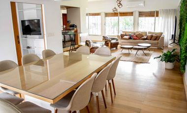 Casa de 6 ambientes con cochera y dependencia de servicio en venta en Martinez