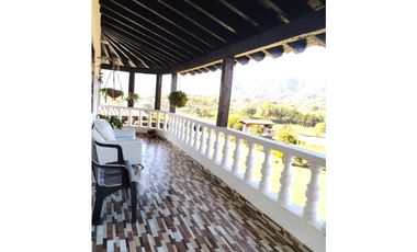 Venta finca en Carmen de Viboral, 1.280 mts, independiente