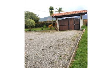 Venta finca en Carmen de Viboral, 1.280 mts, independiente