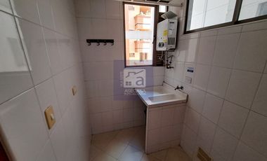 COD. 4502 - SE ARRIENDA APARTAMENTO - BARRIO: SOTOMAYOR