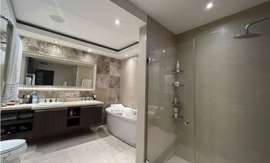 Se vende penthouse Av. Balboa, PH Rivage