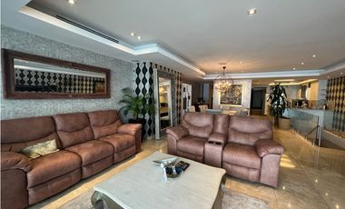 Se vende penthouse Av. Balboa, PH Rivage