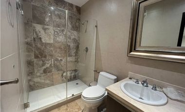 Se vende penthouse Av. Balboa, PH Rivage