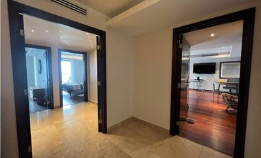 Se vende penthouse Av. Balboa, PH Rivage