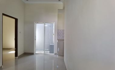 Rumah minimalis cantik dalam perumahan di area Jogja Selatan