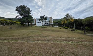 VENTA LOTE EN CONDOMINIO EN ALTO MENGA. Cod V6877