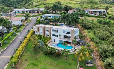 VENTA LOTE EN CONDOMINIO EN ALTO MENGA. Cod V6877