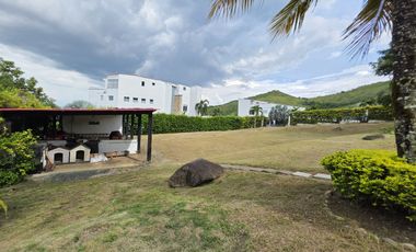 VENTA LOTE EN CONDOMINIO EN ALTO MENGA. Cod V6877