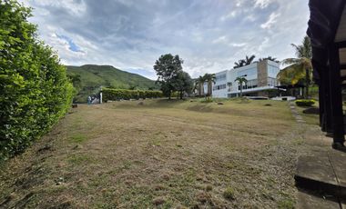 VENTA LOTE EN CONDOMINIO EN ALTO MENGA. Cod V6877