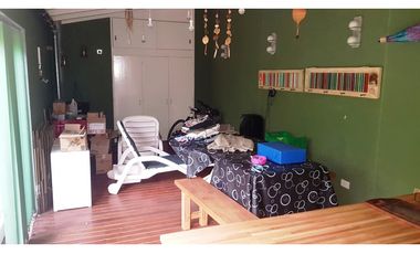 Chalet 3 ambientes con dependencia. Parque y Quincho. Barrio Don Bosco