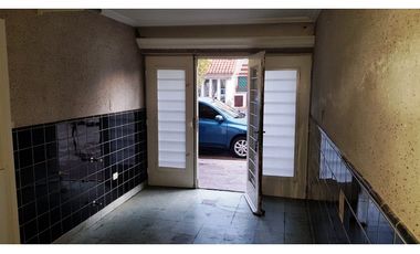 Chalet 3 ambientes con dependencia. Parque y Quincho. Barrio Don Bosco