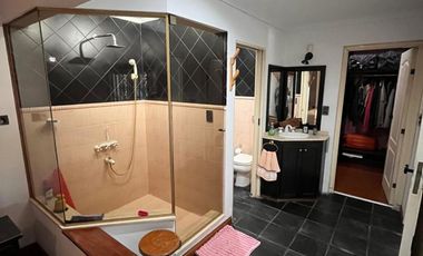 MUY LINDO CHALET FAMILIAR O MULTIFAMILAR SOBRE DOS LOTES