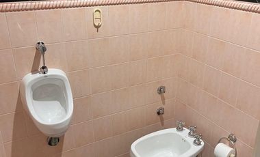 MUY LINDO CHALET FAMILIAR O MULTIFAMILAR SOBRE DOS LOTES