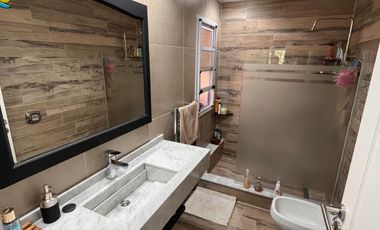 MUY LINDO CHALET FAMILIAR O MULTIFAMILAR SOBRE DOS LOTES