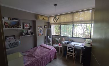 DEPARTAMENTO EN VENTA URDESA CENTRAL. TOTALMENTE REMODELADO. EXCELENTES ACABADOS.