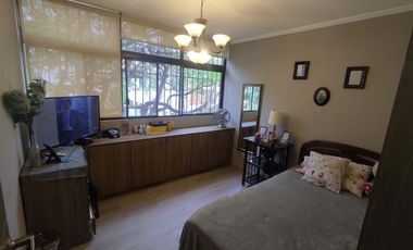 DEPARTAMENTO EN VENTA URDESA CENTRAL. TOTALMENTE REMODELADO. EXCELENTES ACABADOS.
