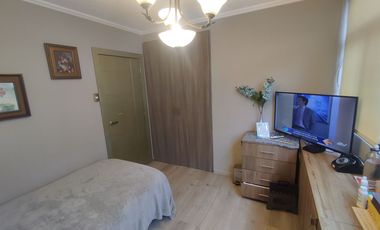 DEPARTAMENTO EN VENTA URDESA CENTRAL. TOTALMENTE REMODELADO. EXCELENTES ACABADOS.
