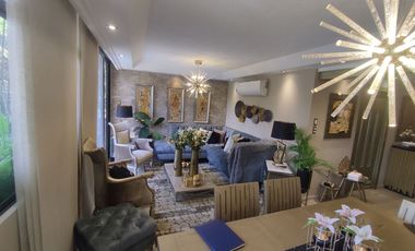 DEPARTAMENTO EN VENTA URDESA CENTRAL. TOTALMENTE REMODELADO. EXCELENTES ACABADOS.
