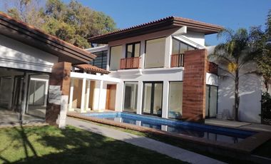 Venta linda casa en Atlixco RECAMARA EN PLANTA BAJA con alberca