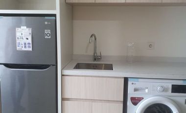 DIJUAL CEPAT !! Apt. Sedayu City Lantai Rendah View Pool , Bisa Nego , Bisa DISEWAKAN