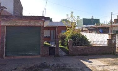 Casa en venta en Isidro Casanova