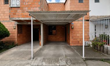 casa en arriendo en parques de la italia. Cod A126324
