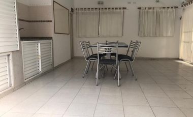 CASA DE TRES AMBIENTES EN MORENO TRUJUY