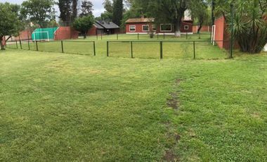 CASA DE TRES AMBIENTES EN MORENO TRUJUY