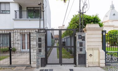 EN VENTA-CASA DE PASILLO DE  DOS DORMITORIOS-BARRIO LAS HERAS