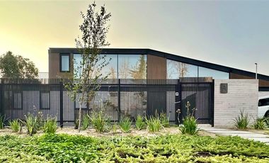 Casa en ARRIENDO SOLO CON COMPROMISO DE COMPRA de 4 dorm