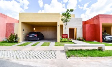 Venta casa una planta EQUIPADA en privada norte Mérida