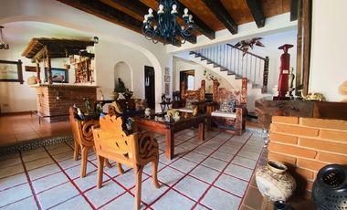 Magnífica Propiedad de 2 Casas en Venta