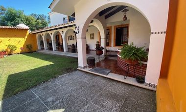 Magnífica Propiedad de 2 Casas en Venta