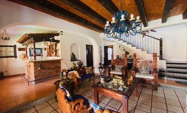 Magnífica Propiedad de 2 Casas en Venta