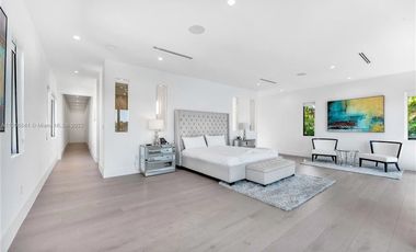 Lujosa casa en venta de 6 dorm. en Iquique