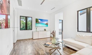 Lujosa casa en venta de 6 dorm. en Iquique