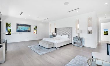 Lujosa casa en venta de 6 dorm. en Iquique