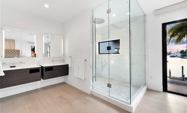 Lujosa casa en venta de 6 dorm. en Iquique