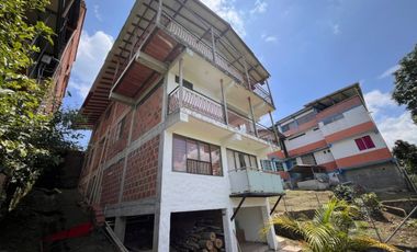 comercial (casa para comercio) en venta en vereda la leona. Cod V18313