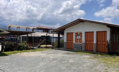 comercial (casa para comercio) en venta en vereda la leona. Cod V18313