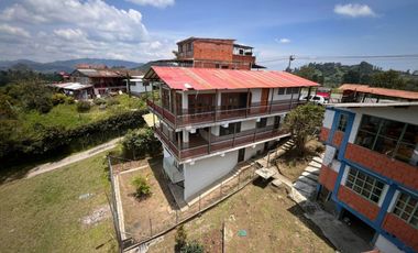 comercial (casa para comercio) en venta en vereda la leona. Cod V18313