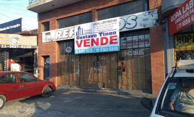 SE VENDE ÁMPLIO LOCAL COMERCIAL CON ENTREPISO E IMPORTANTES OFICINAS