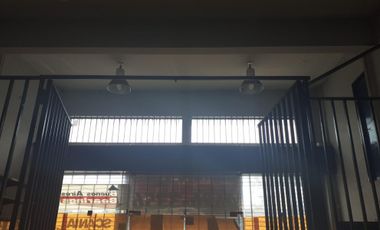 SE VENDE ÁMPLIO LOCAL COMERCIAL CON ENTREPISO E IMPORTANTES OFICINAS