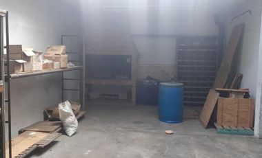 SE VENDE ÁMPLIO LOCAL COMERCIAL CON ENTREPISO E IMPORTANTES OFICINAS