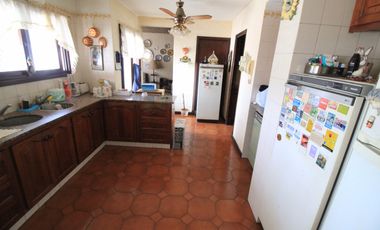 Chalet en venta Alvear y Paso, 3 plantas. 400 M2 Cubiertos.