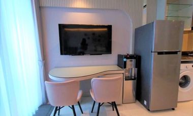 DISEWAKAN APARTEMEN STUDIO PLUS MODERN MEWAH LA RIZ MANSION PAKUWON SURABAYA BARAT